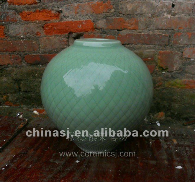 beautiful hand made green ceramic Vase WRYMA90