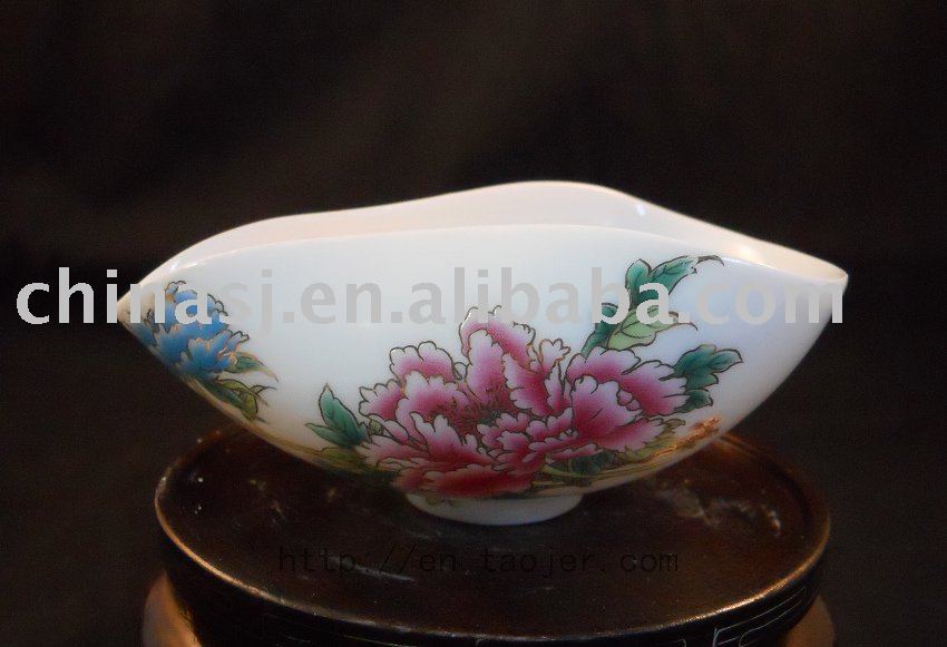 Famille-rose Porcelain peony Tea Holder RYN42