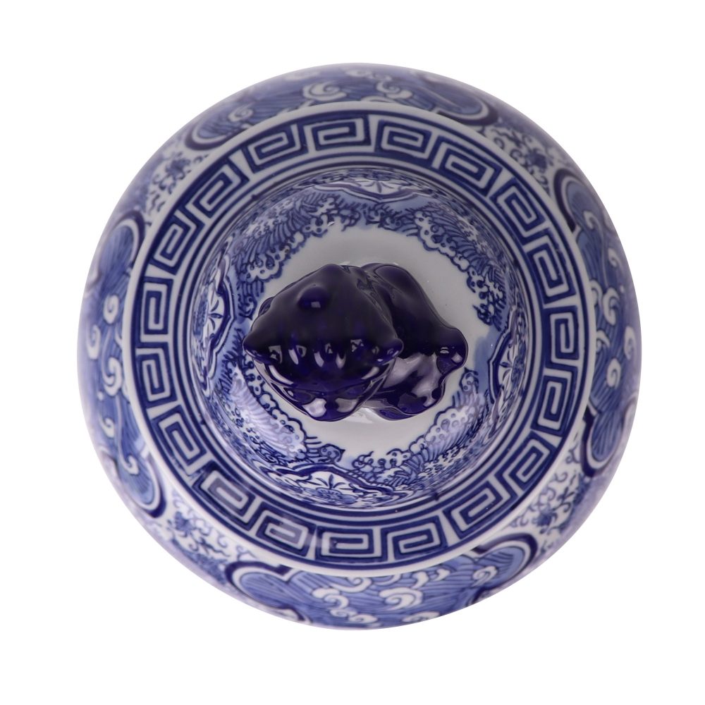 Top view of Jingdezhen porcelain blue and white sea water dragon pattern ceramic ginger jar with lid