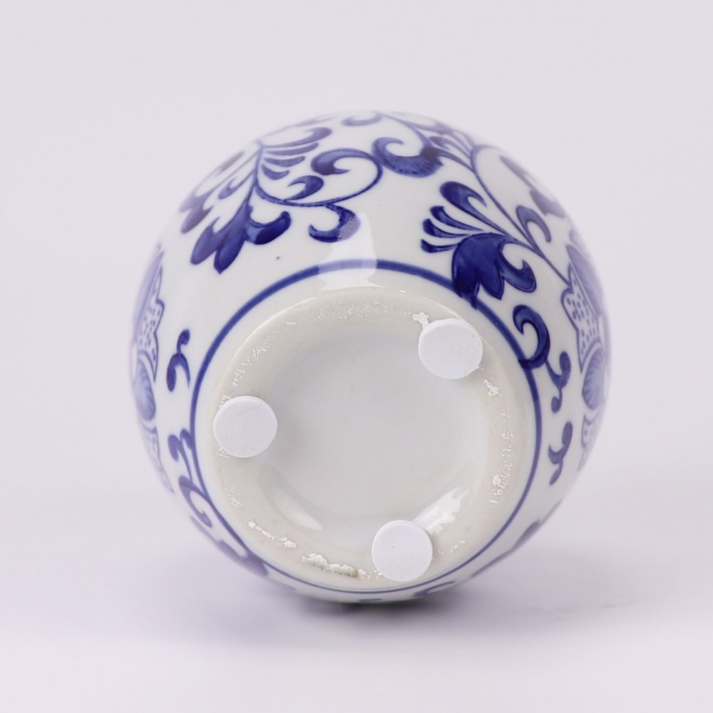 Jingdezhen porcelain blue and white flower leaf pattern home decoration ornaments ceramic mini cute vase bottom picture